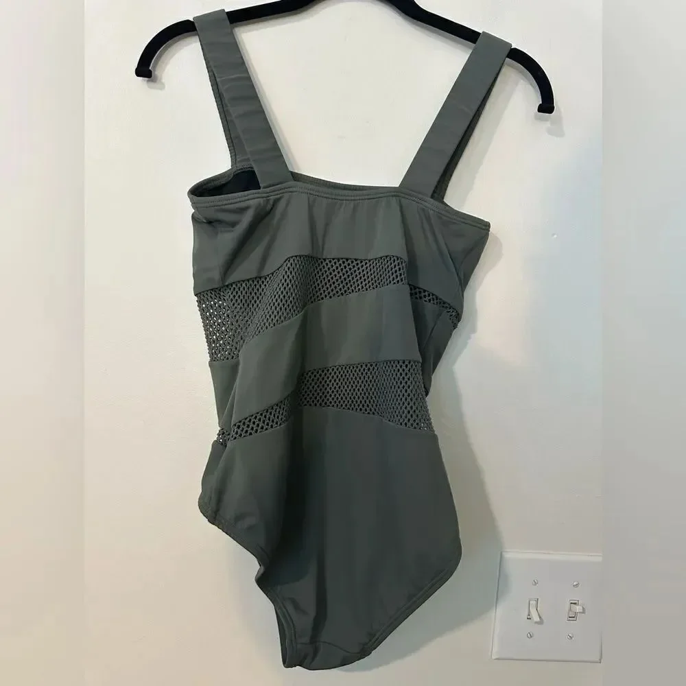 Carmen Marc Valvo olive mesh